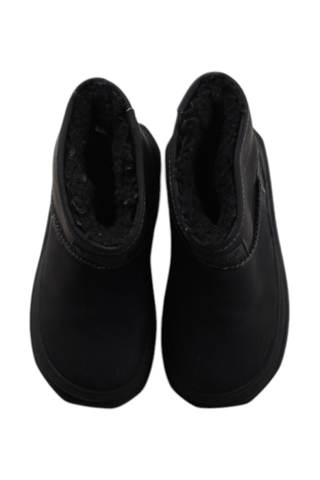 A Black Casual Boots from ELLE in size 5T for neutral. (Back View)