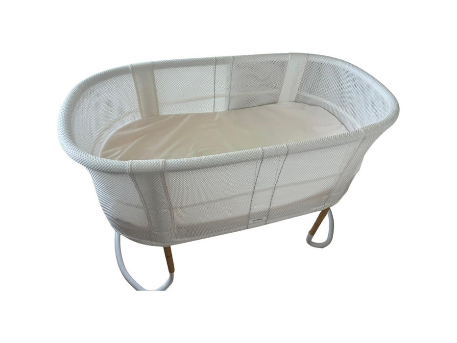 A White Comforters & Duvet Covers from BabyBjorn in size Newborn for neutral. (Back View)