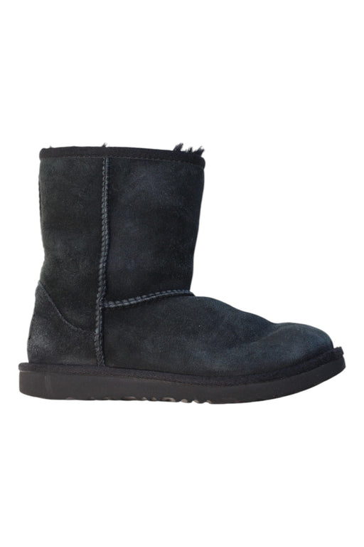 A Black Winter Boots from UGG in size 9Y for girl. (Front View)