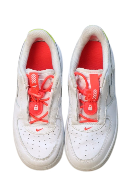 A White Sneakers from Nike in size 6T for neutral. (Front View)