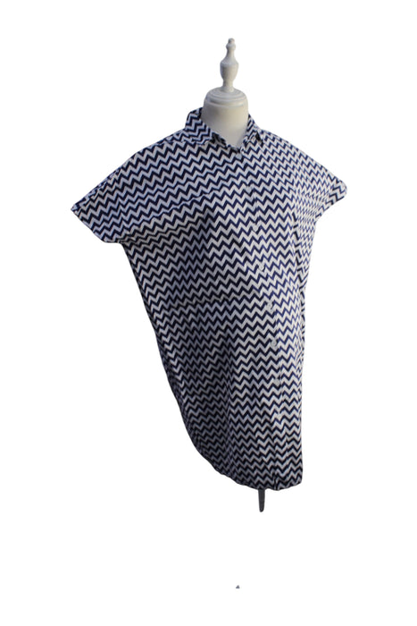 A Black Capes & Ponchos from Mayarya in size Maternity-XS for maternity. (Front View)