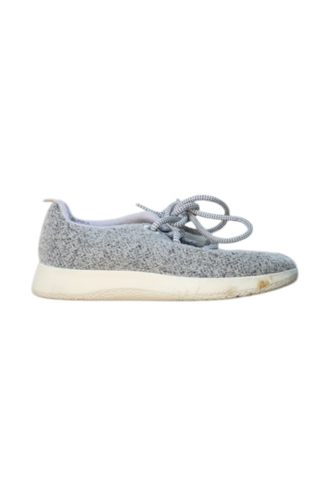 A Grey Sneakers from allbirds in size 6T for neutral. (Back View)