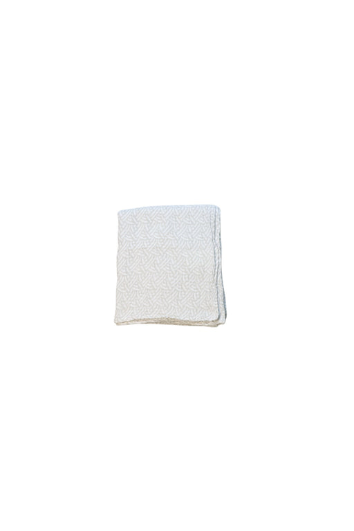 A White Blankets from Aden & Anais in size O/S for neutral. (Front View)