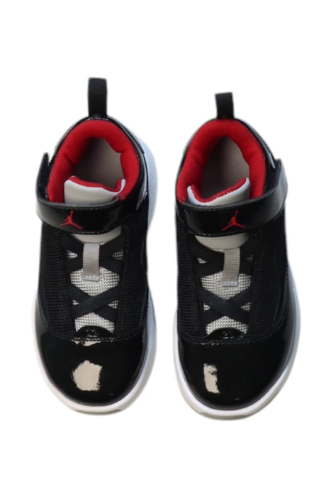 A Black Sneakers from Air Jordan in size 4T for boy. (Front View)