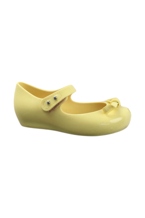 A Yellow Flats from Mini Melissa Jason Wu in size 3T for girl. (Front View)