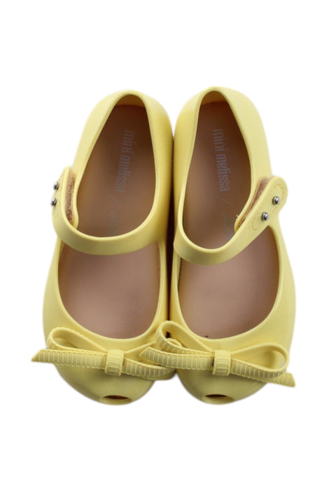 A Yellow Flats from Mini Melissa Jason Wu in size 3T for girl. (Back View)