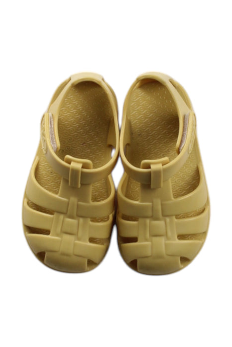 A Yellow Sandals from Igor in size 18-24M for neutral. (Back View)