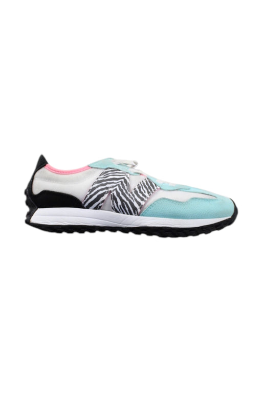 A Multicolour Sneakers from New Balance in size 10Y for neutral. (Front View)