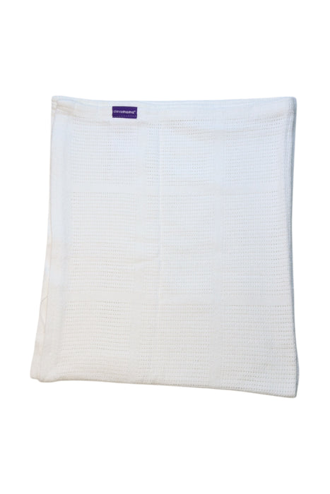A White Blankets from ClevaMama in size O/S for neutral. (Back View)