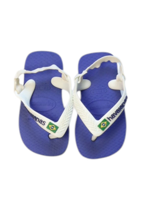 A Blue Flip Flops from Havaianas in size 3-6M for neutral. (Front View)