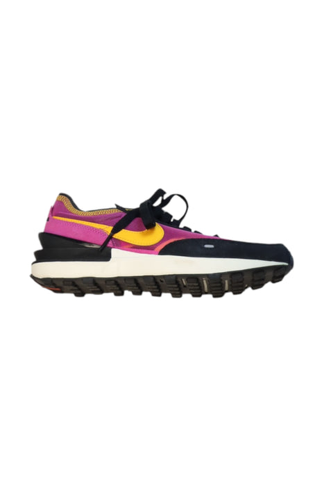 A Multicolour Sneakers from Nike in size 11Y for neutral. (Front View)