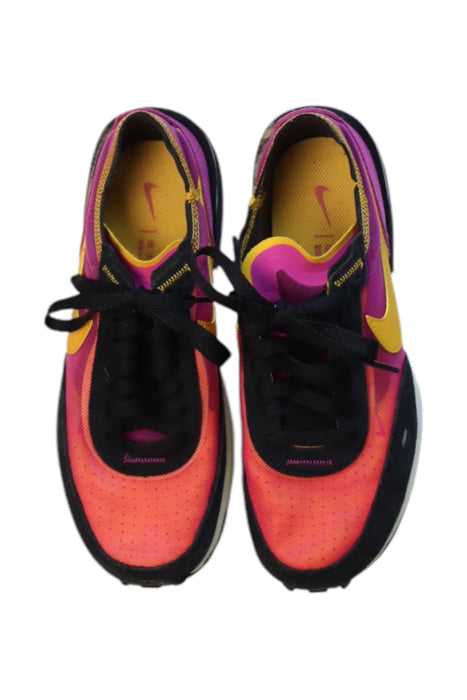 A Multicolour Sneakers from Nike in size 11Y for neutral. (Back View)