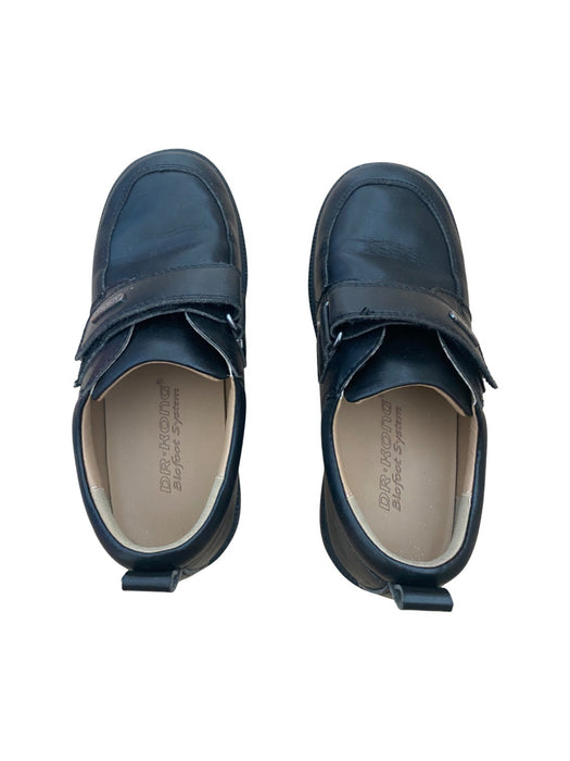 A Black Dress Shoes from Dr. Kong in size 7Y for boy. (Front View)