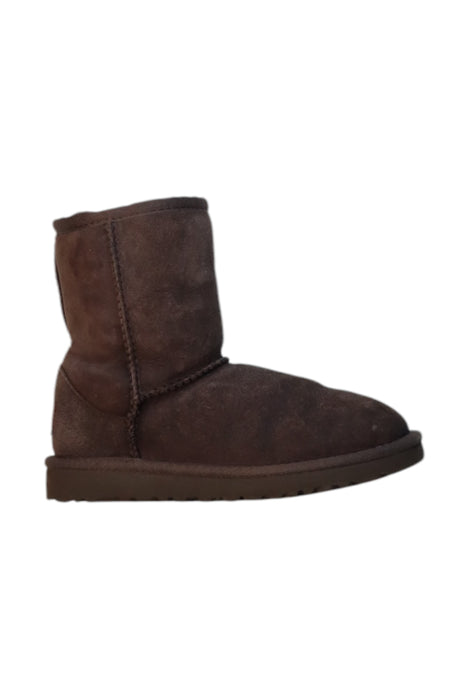 A Brown Winter Boots from Ugg Australia in size 5T for neutral. (Front View)