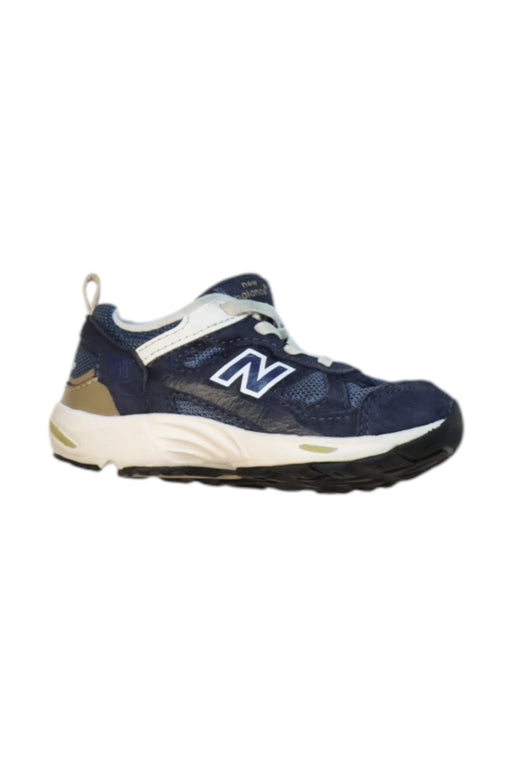 A Navy Sneakers from New Balance in size 3T for neutral. (Front View)