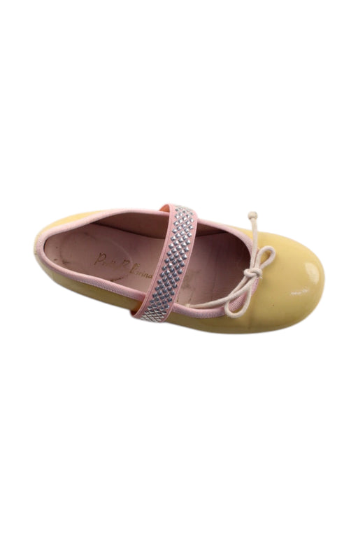 A Yellow Flats from Pretty Ballerinas in size 6T for girl. (Front View)