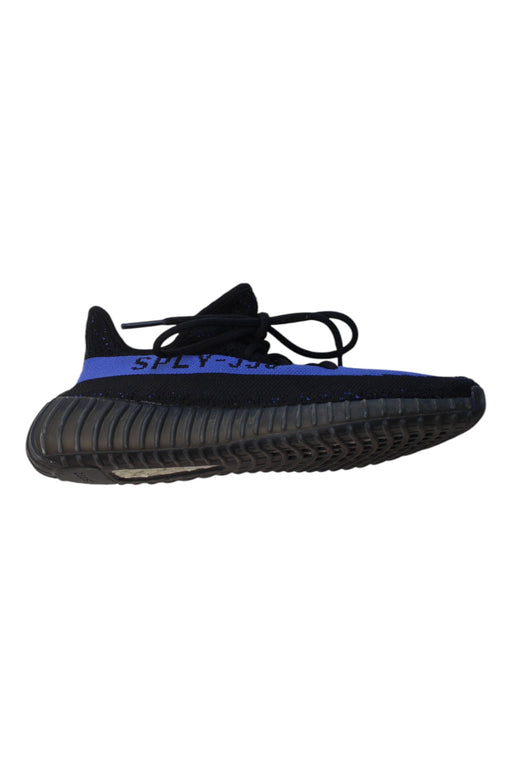 A Black Sneakers from Adidas Yeezy in size 14Y for boy. (Front View)