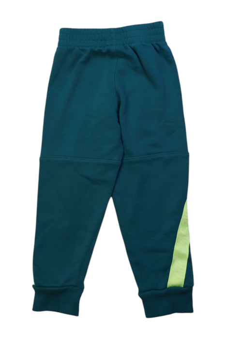 A Green Sweatpants from Nike in size 2T for neutral. (Back View)