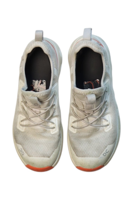 A White Sneakers from On in size 7Y for neutral. (Back View)