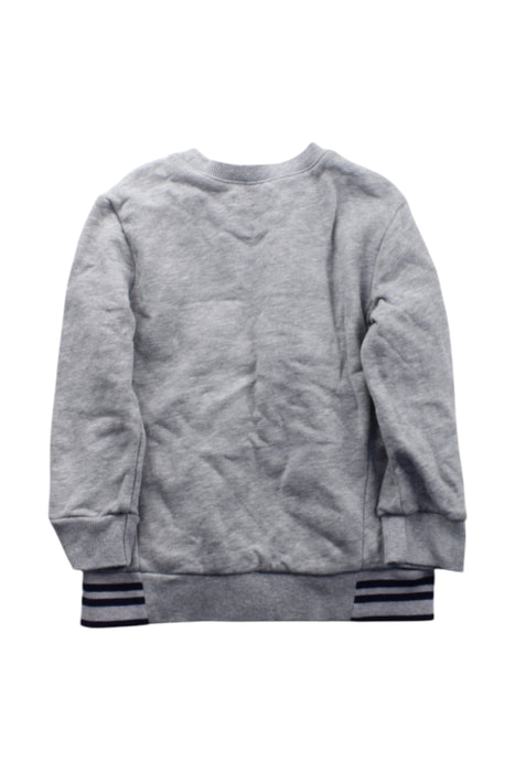 A Grey Crewneck Sweatshirts from Momonittu in size 6T for neutral. (Back View)