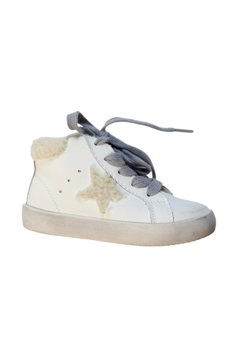 A White Sneakers from Golden Goose in size 18-24M for girl. (Front View)