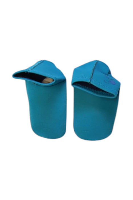 A Blue Aqua Shoes from Konfidence in size 12-18M for neutral. (Back View)