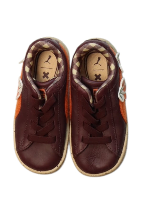 A Brown Sneakers from Puma in size 3T for neutral. (Back View)