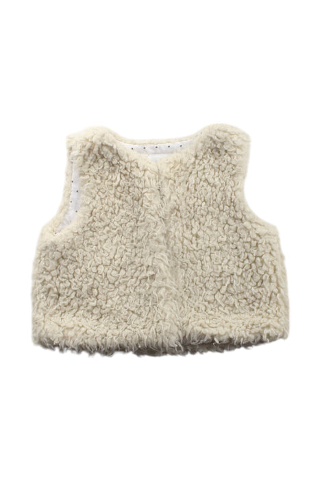 A Ivory Outerwear Vests from Bout'Chou in size 2T for neutral. (Front View)