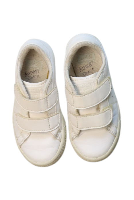 A White Sneakers from Onitsuka Tiger in size 5T for neutral. (Back View)