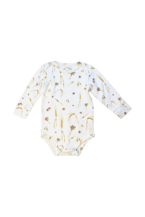 A White Long Sleeve Bodysuits from Saga Copenhagen in size 3-6M for boy. (Front View)
