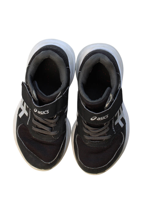 A Black Sneakers from ASICS in size 4T for boy. (Back View)