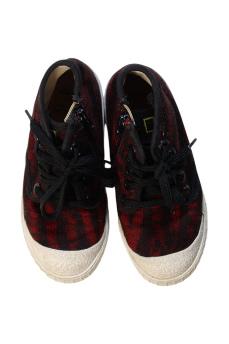 A Black Sneakers from Clarks in size 6T for neutral. (Back View)