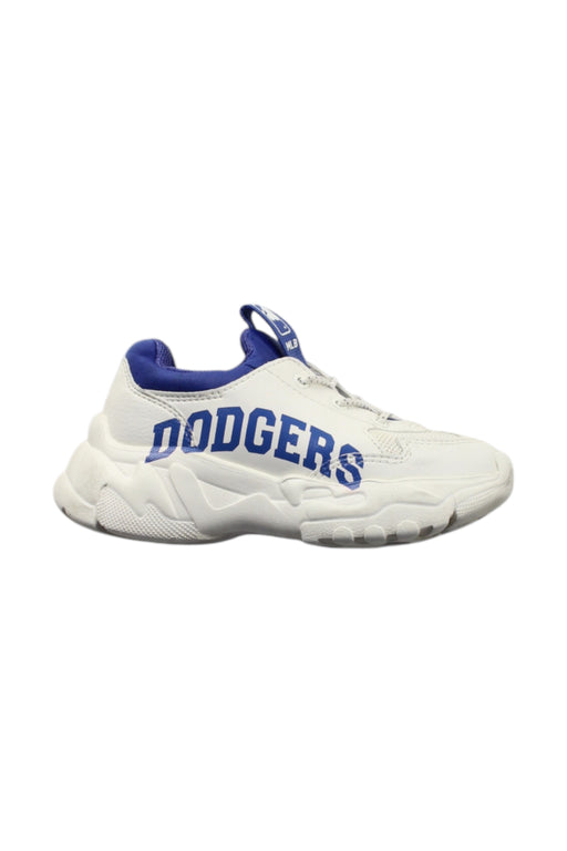 A Blue Sneakers from MLB in size 5T for neutral. (Front View)