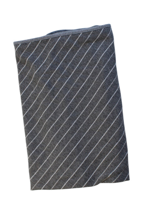 A Grey Blankets from Chickeeduck in size O/S for boy. (Back View)