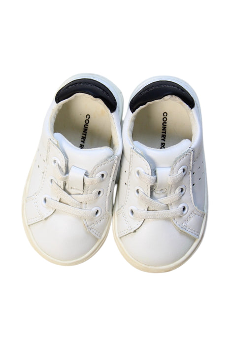 A White Sneakers from Country Road in size 12-18M for boy. (Back View)