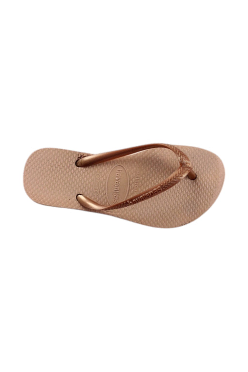 A Brown Flip Flops from Havaianas in size 5T for girl. (Front View)