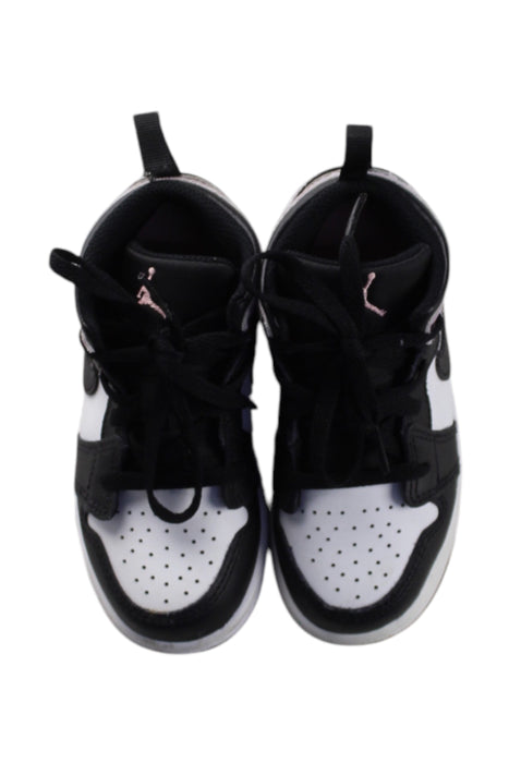 A Black Sneakers from Air Jordan in size 4T for neutral. (Back View)