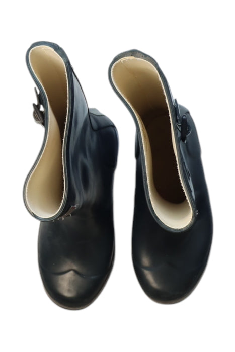 A Black Rain Boots from Hunter in size 5T for girl. (Back View)