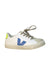 A White Sneakers from Veja in size 6T for neutral. (Front View)