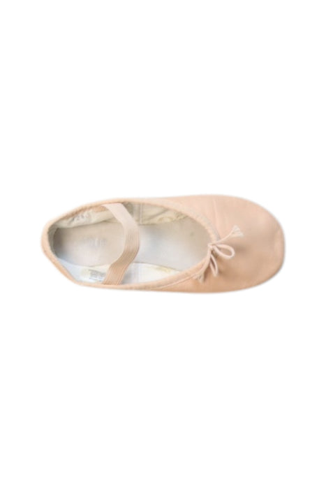 A Peach Flats from Bloch in size 6T for girl. (Front View)