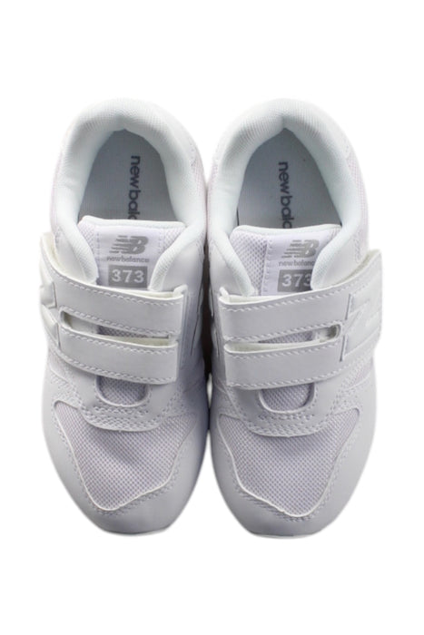 A White Sneakers from New Balance in size 6T for neutral. (Back View)