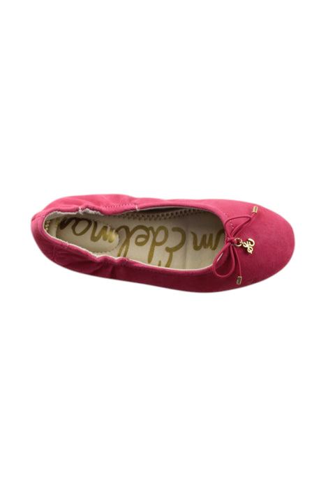 A Pink Flats from Sam Edelman in size 6T for girl. (Front View)