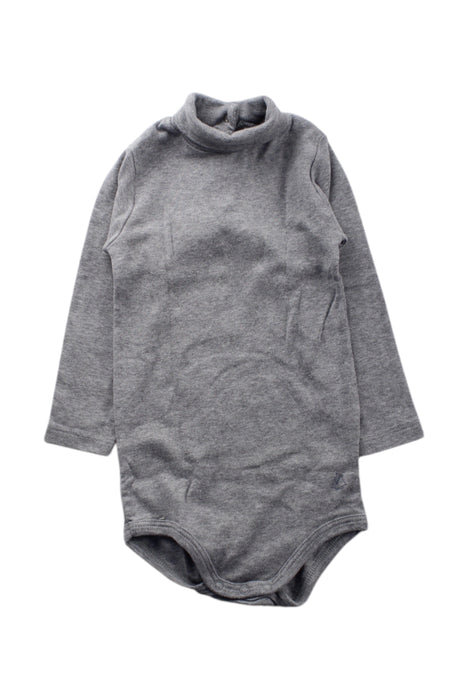 A Grey Long Sleeve Bodysuits from Petit Bateau in size 12-18M for neutral. (Front View)