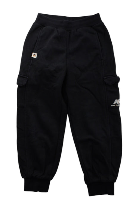 A Black Sweatpants from New Balance in size 5T for neutral. (Front View)