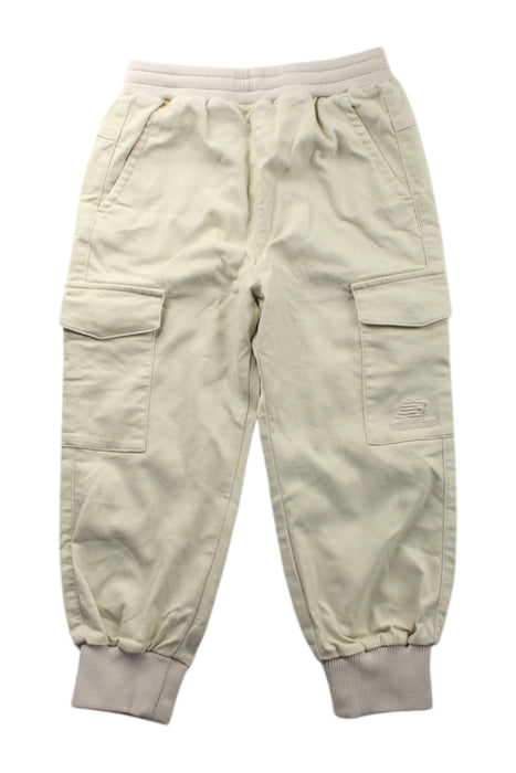 A Beige Sweatpants from New Balance in size 5T for neutral. (Front View)