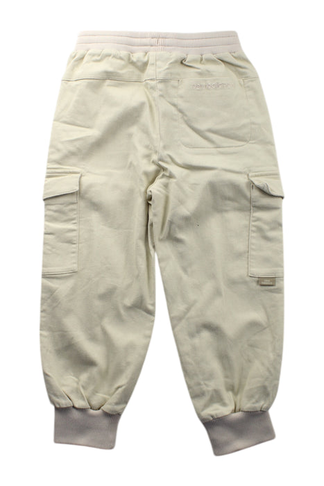 A Beige Sweatpants from New Balance in size 5T for neutral. (Back View)