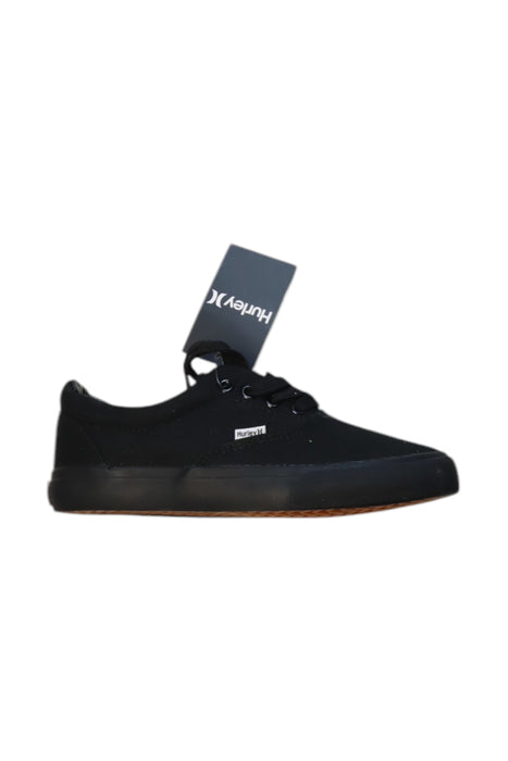 A Black Sneakers from Hurley in size 11Y for neutral. (Front View)