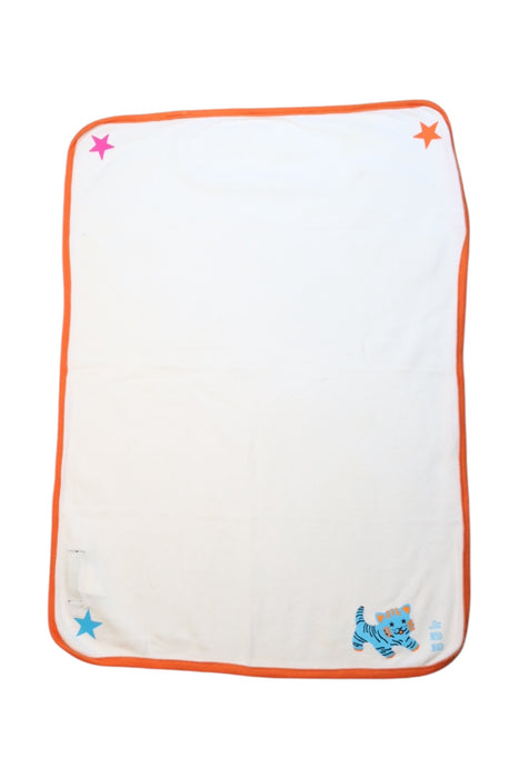 A White Blankets from Shanghai Tang in size O/S for neutral. (Front View)