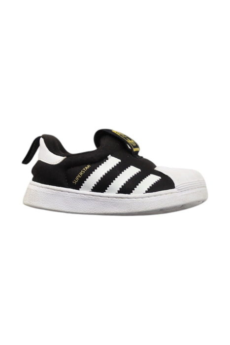 A Black Sneakers from Adidas in size 12-18M for neutral. (Front View)