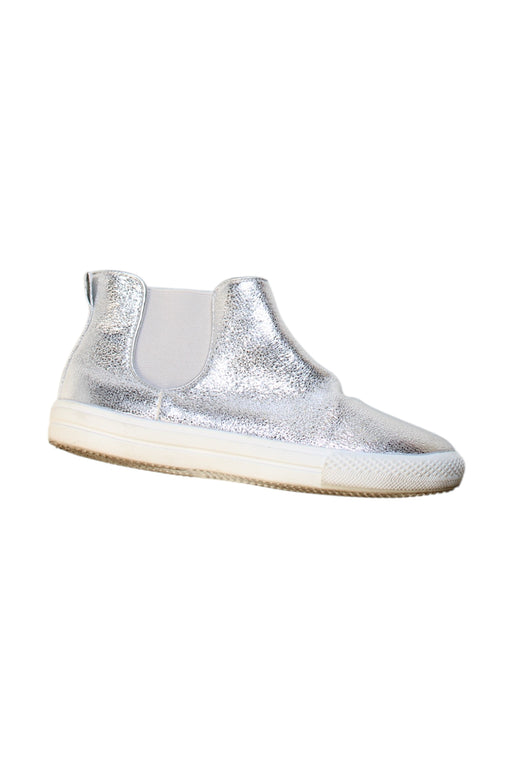 A Silver Sneakers from Seed in size 6T for girl. (Front View)